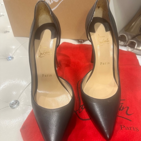 Christian Louboutin - Picture 6 of 7